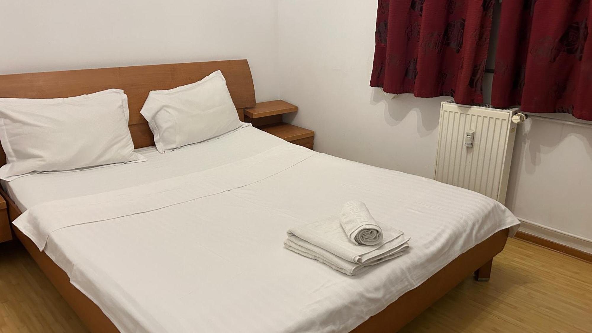 Sleep & Go Parcare Gratuita Self Check-In Apartman Bukarest Kültér fotó